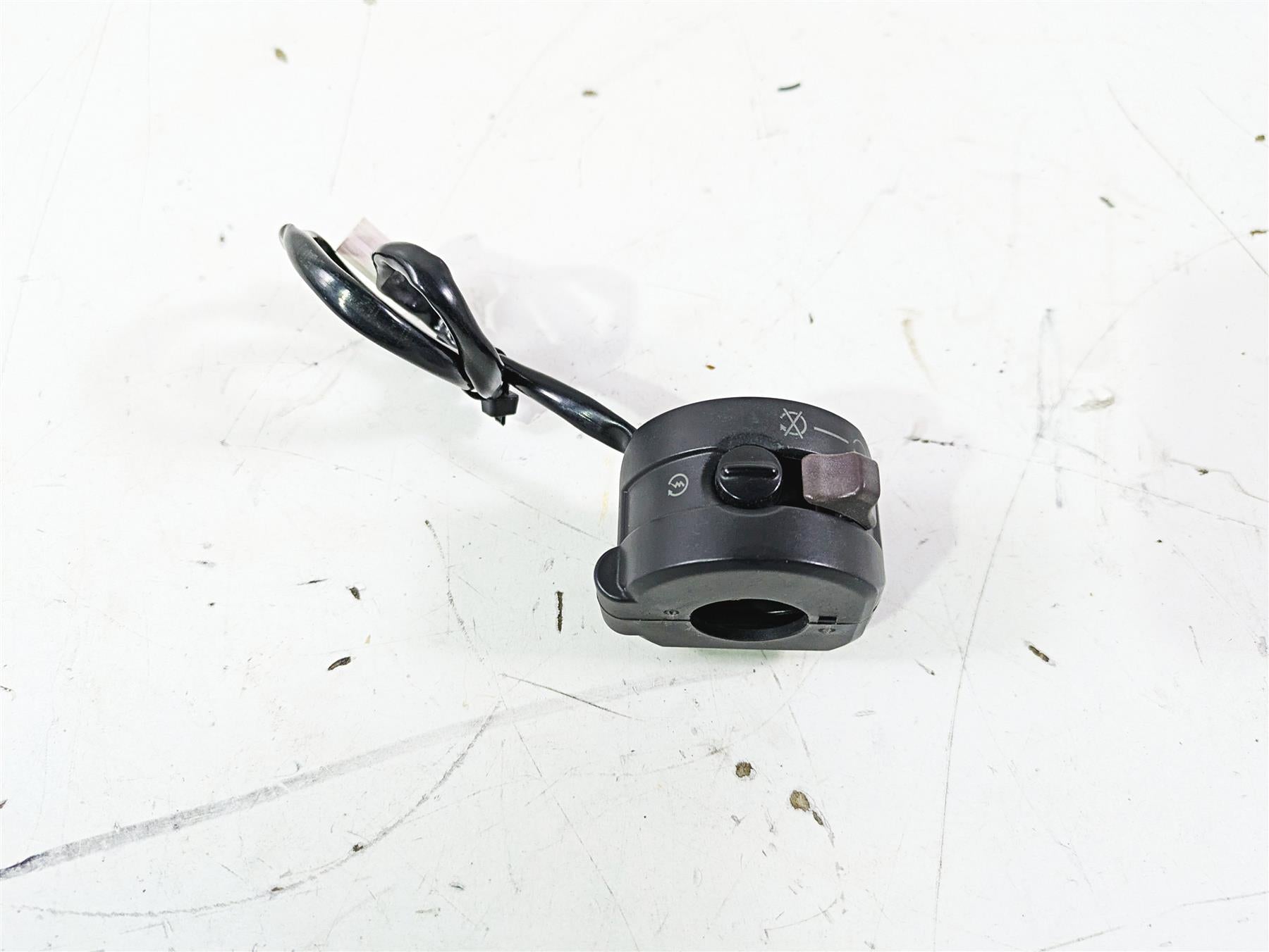 2015 Ducati Panigale 1299 S Right Hand Start Kill Control Switch 65010094I {{ shop.shopifyCountryName }} - Mototech271