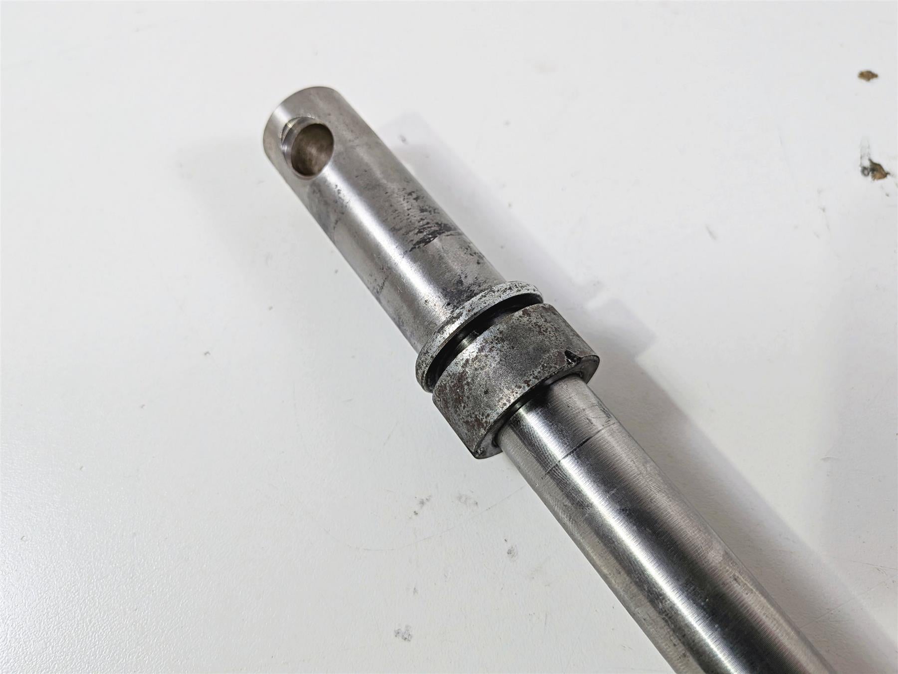 2006 Harley Sportster XL883 Low Front Axle Wheel Spindle 3/4" 43895-00 {{ shop.shopifyCountryName }} - Mototech271