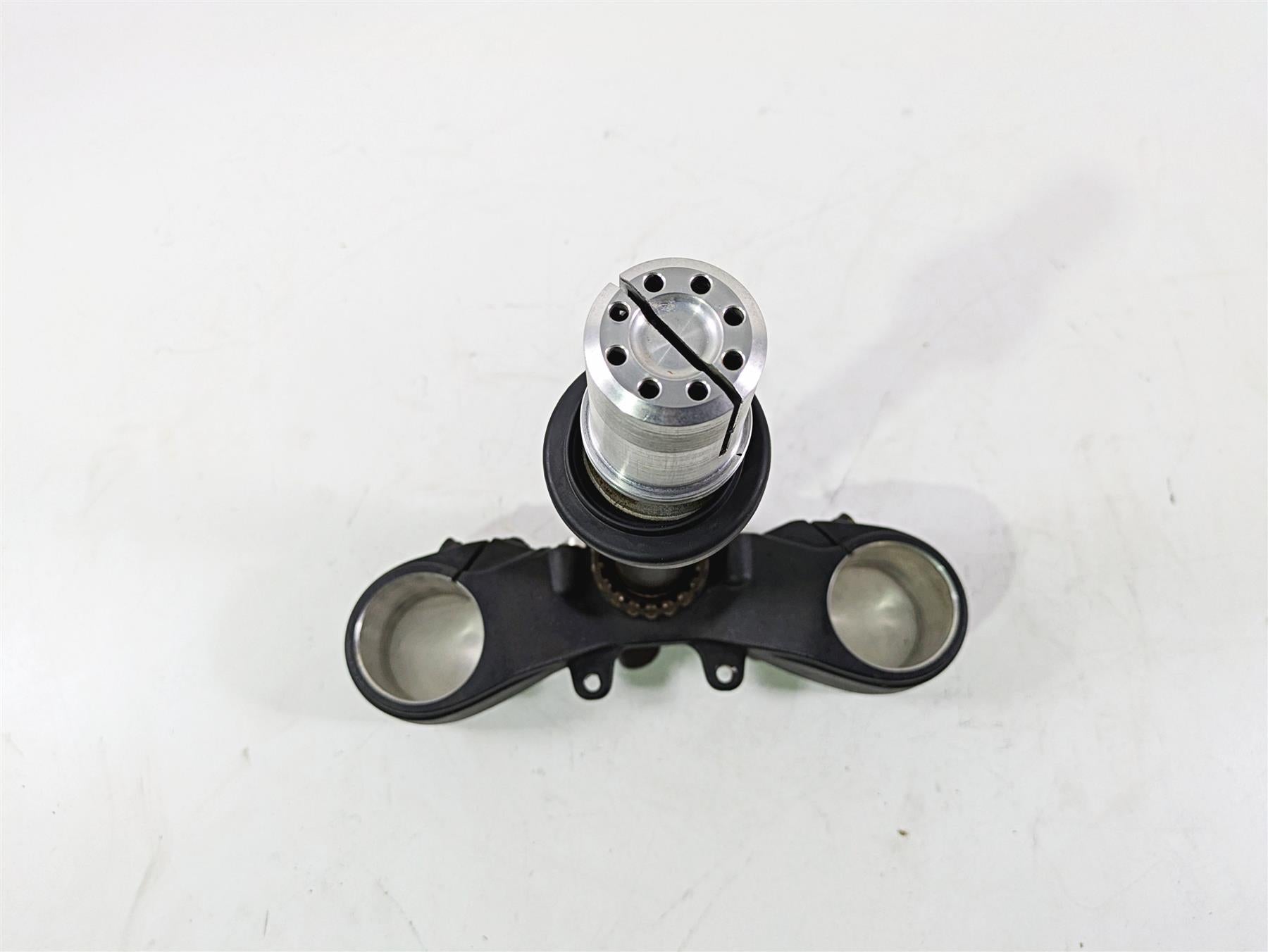 2013 Ducati Hyperstrada 821 Lower Triple Tree Steering Clamp 34220771AA {{ shop.shopifyCountryName }} - Mototech271
