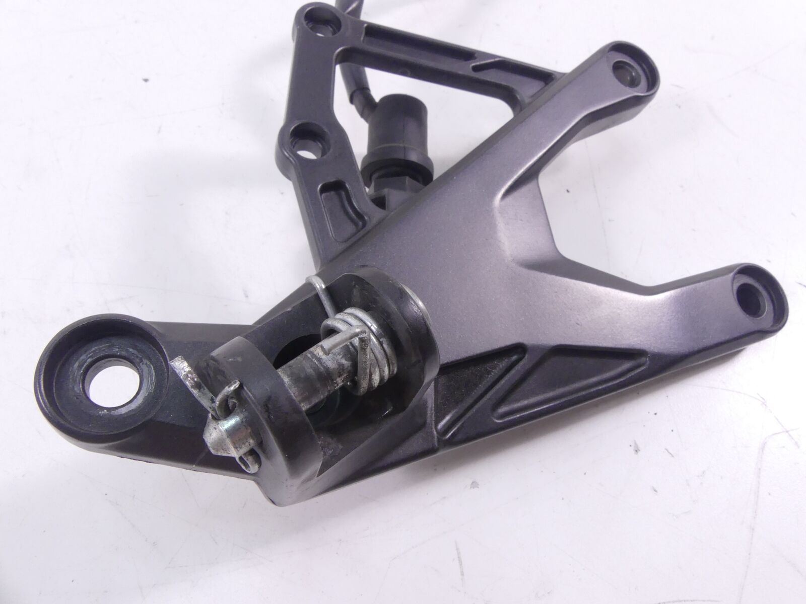 2015 Yamaha YZF-R1M Front Left Right Footpeg Foot Peg Mount Set 2CR-27443-00-00 {{ shop.shopifyCountryName }} - Mototech271