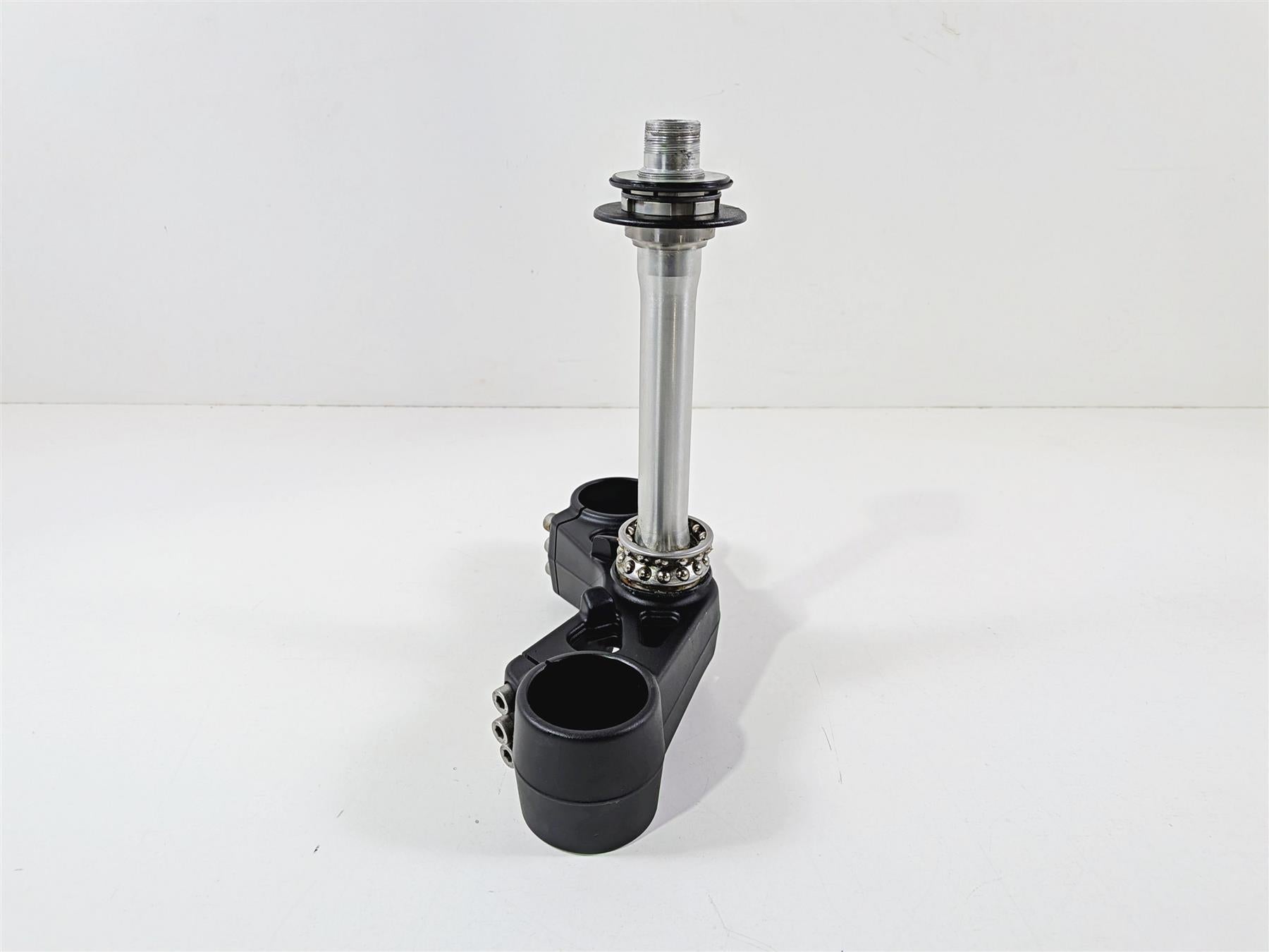 2019 Triumph Speed Triple RS 1050 Lower Triple Tree Steering Clamp Read T2048460 {{ shop.shopifyCountryName }} - Mototech271