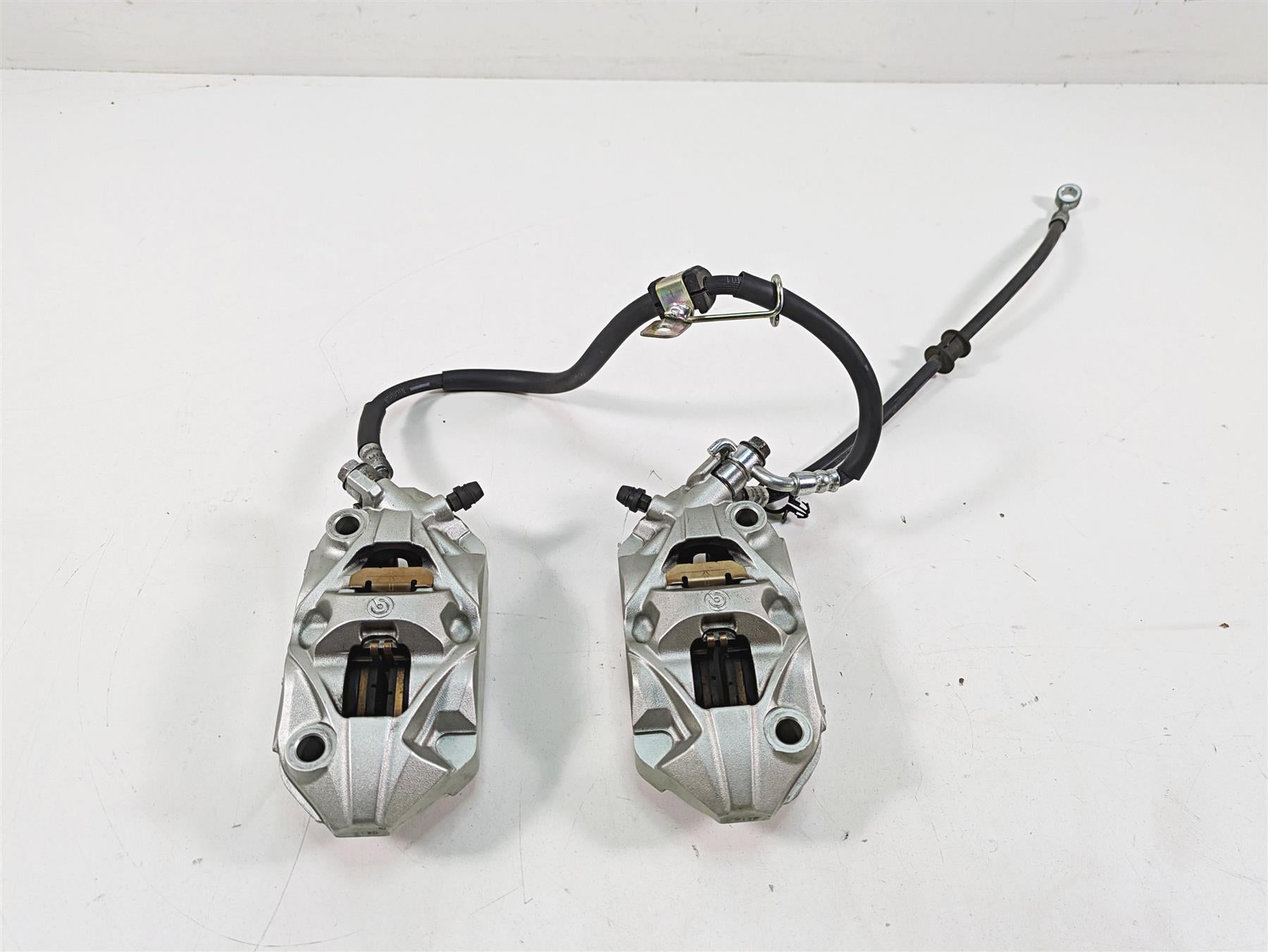 2022 Suzuki GSXR 750 Front Brake Calipers 110mm 59300-17K20-999 59100-17K20-999 {{ shop.shopifyCountryName }} - Mototech271