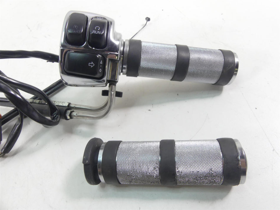 2000 Harley Dyna FXR4 CVO Super Glide Hand Control Switch Grip Set 71682-06 {{ shop.shopifyCountryName }} - Mototech271