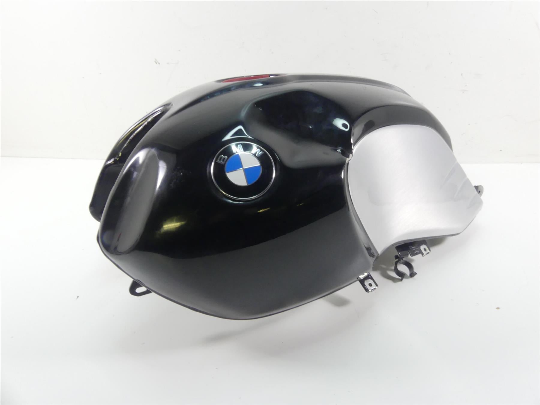 2016 BMW R nineT R9T K21 Fuel Gas Petrol Tank Reservoir - Read 16118562137 {{ shop.shopifyCountryName }} - Mototech271