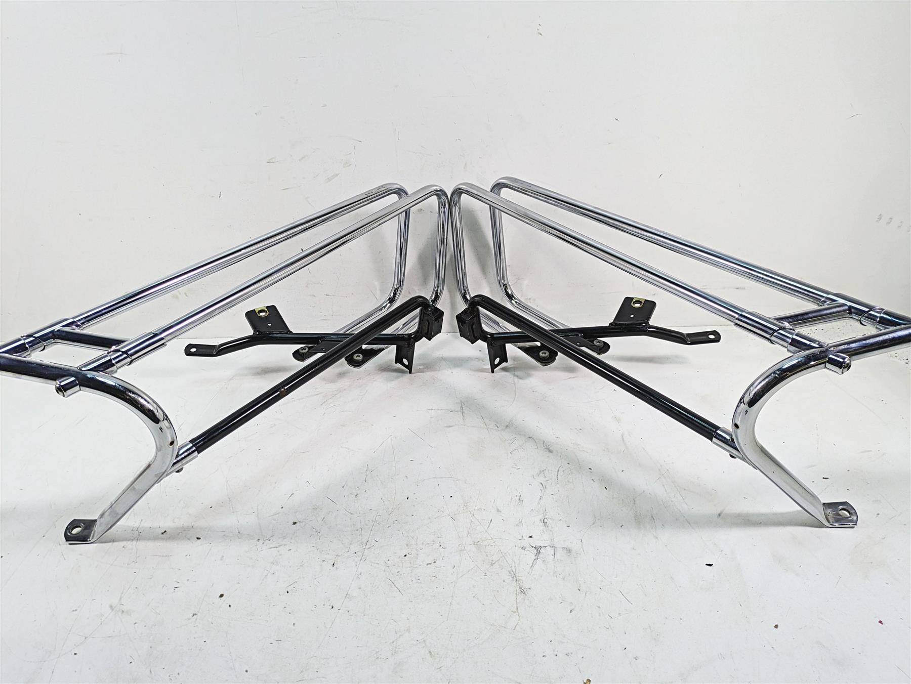 2009 Harley Touring FLHTCU Electra Glide Saddlebag Guard Holder Set 49188-09 {{ shop.shopifyCountryName }} - Mototech271