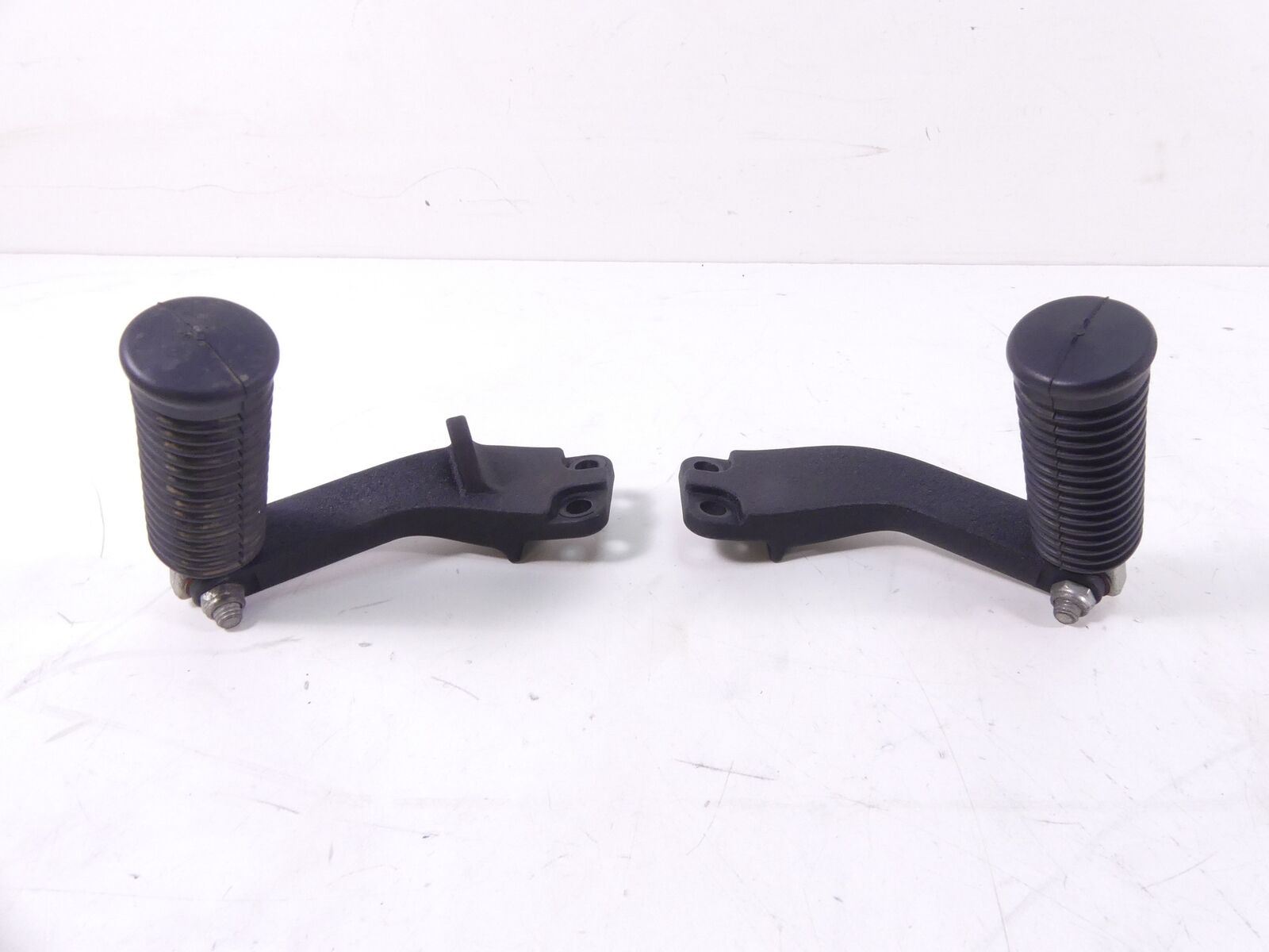 2016 Harley FLD Dyna Switchback 103 Passenger Footpeg Set R 49224-06A L 49230-06 {{ shop.shopifyCountryName }} - Mototech271