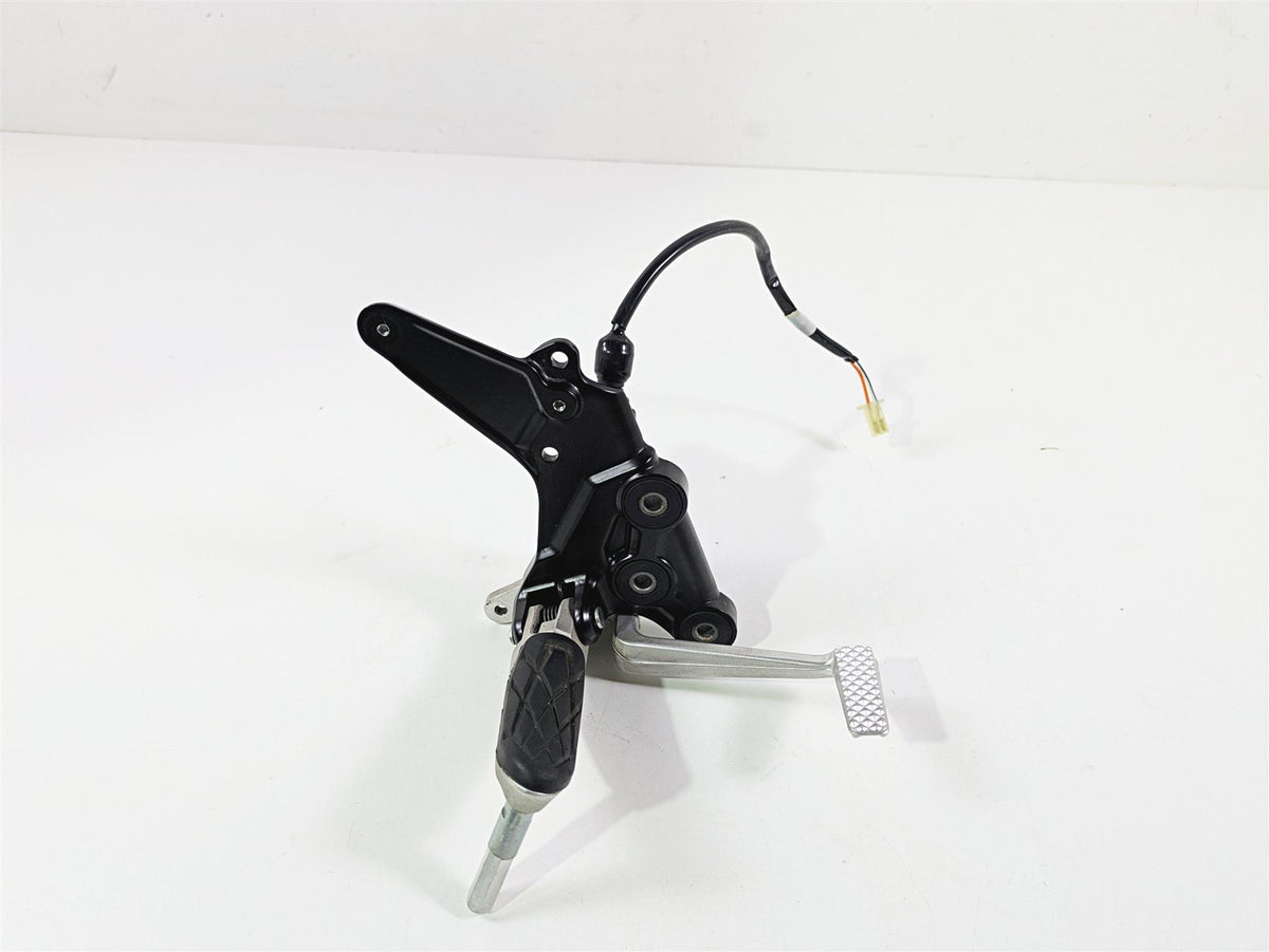 2023 Suzuki GSX1300 RR Hayabusa Right Front Footpeg & Brake Pedal 43510-10L00 {{ shop.shopifyCountryName }} - Mototech271