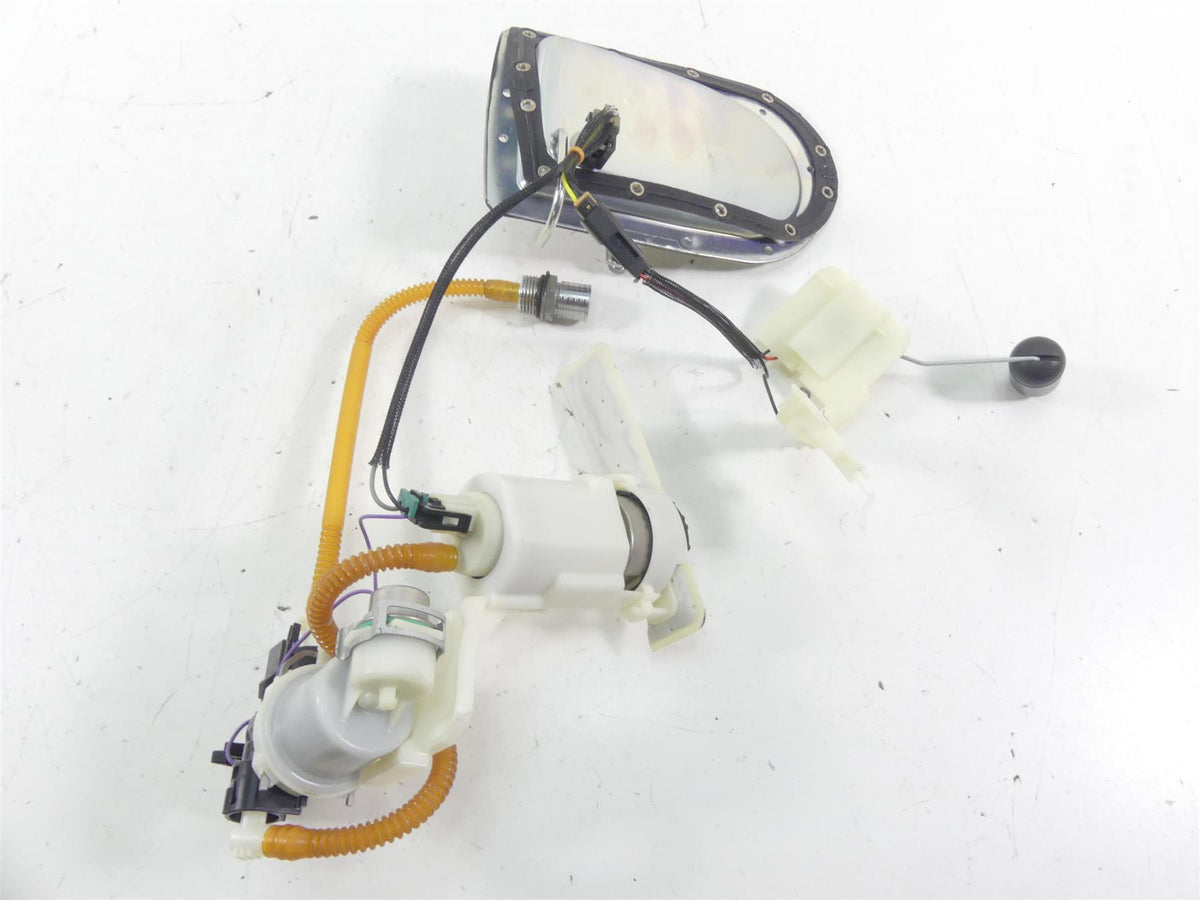 2015 Harley FXDF Dyna Fat Bob Fuel Gas Petrol Pump + Level Sender 75218-04D {{ shop.shopifyCountryName }} - Mototech271