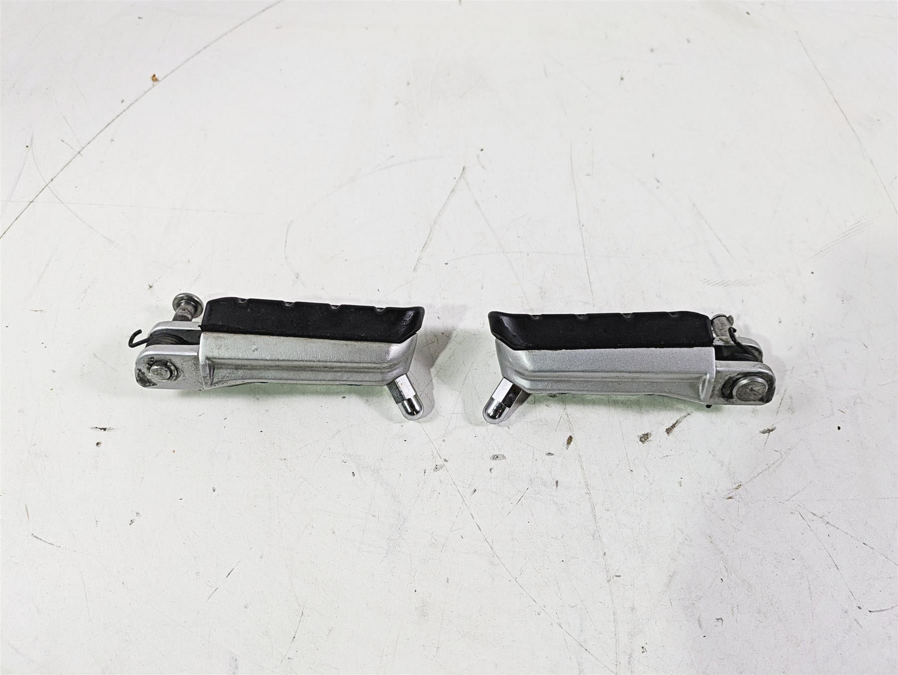 2023 BMW G310R K03 Front Rider Foot Peg Rest Set 46718553971 46718553972 {{ shop.shopifyCountryName }} - Mototech271