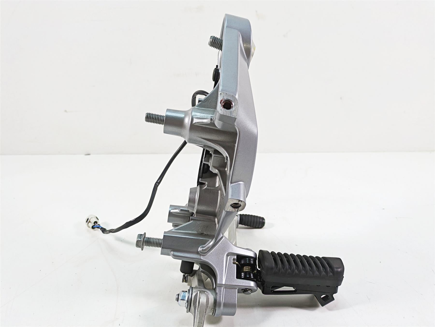 2020 Moto Guzzi V85 TT Adventure Right Foot Peg & Brake Pedal Set 2B005513 {{ shop.shopifyCountryName }} - Mototech271