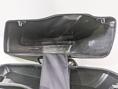 2020 Harley Touring FLHT Electra Glide Right Saddlebag Saddle Bag -Read 90200412 {{ shop.shopifyCountryName }} - Mototech271