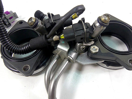 2013 Harley VRSCF Muscle Vrod Fuel Gas Petrol Injectors Set 27662-01B 27665-01A {{ shop.shopifyCountryName }} - Mototech271