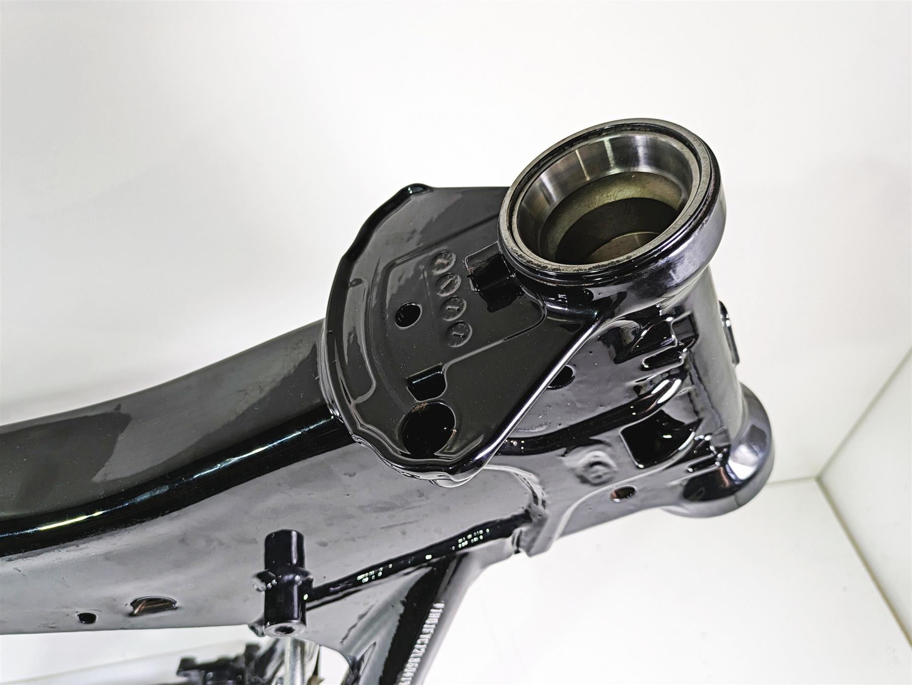 2020 Harley Touring FLHT Electra Glide Straight M8 Frame Chassis With Florida Salvage Title - 47000344 {{ shop.shopifyCountryName }} - Mototech271