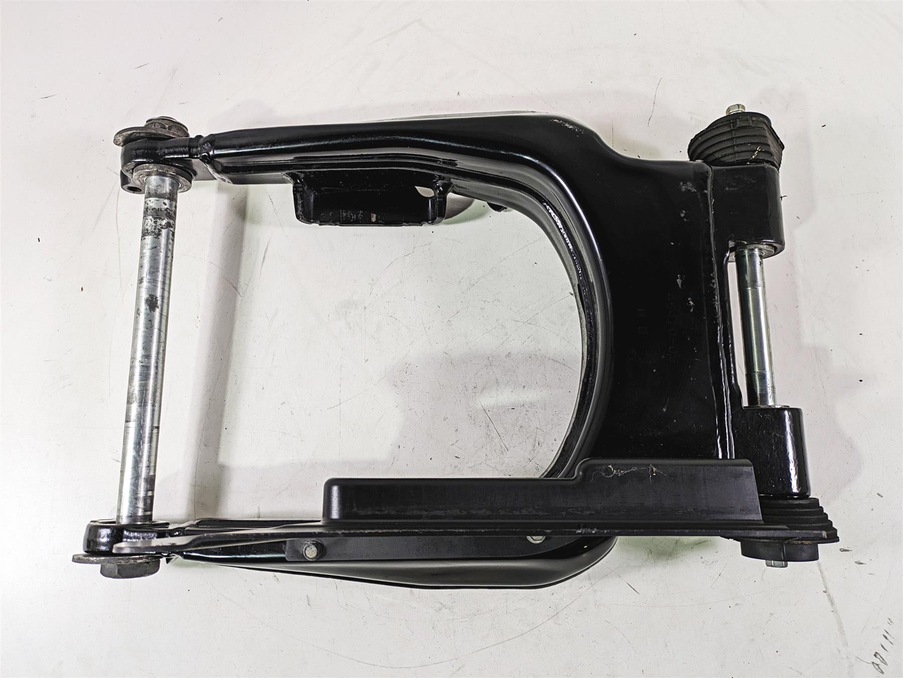 2017 Harley Touring FLTRXS Road Glide Rear Swingarm & 25mm Axle Set 47549-09A {{ shop.shopifyCountryName }} - Mototech271