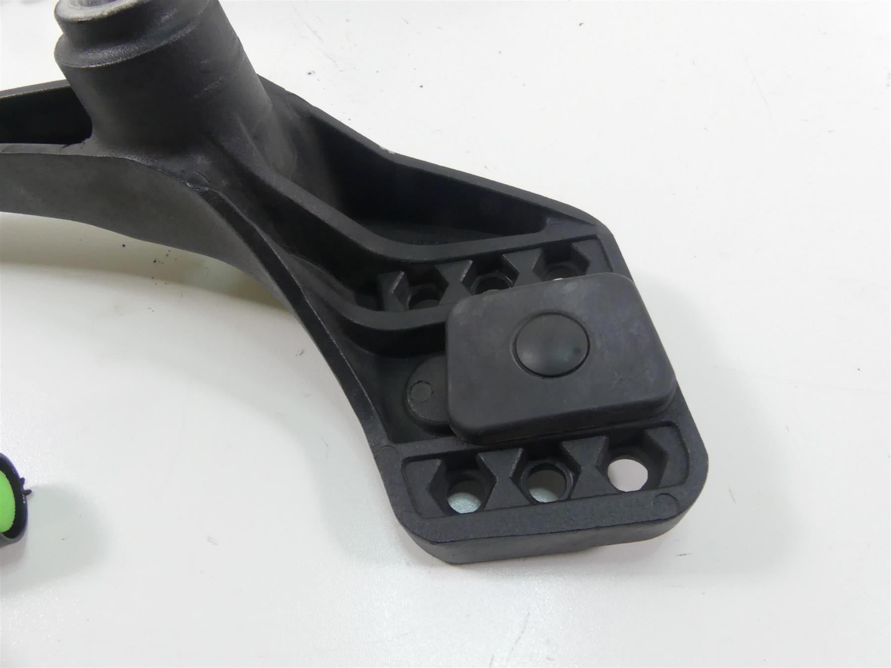 2015 Victory Cross Country Tour Adjustable Floor Board Mount Set 5137787 {{ shop.shopifyCountryName }} - Mototech271