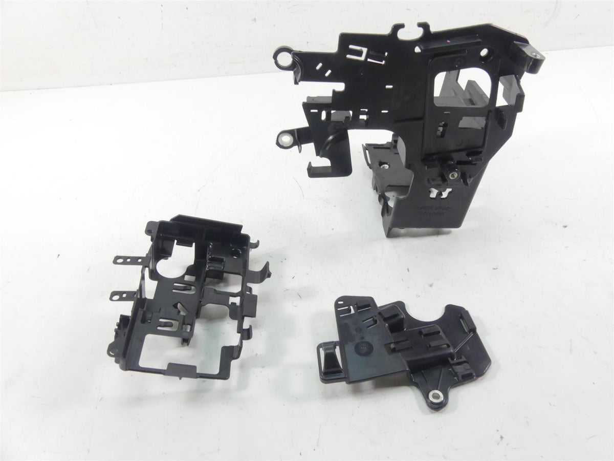 2021 Harley Softail FXBBS Street Bob Electrical Carrier Plastic Set 69201632 {{ shop.shopifyCountryName }} - Mototech271
