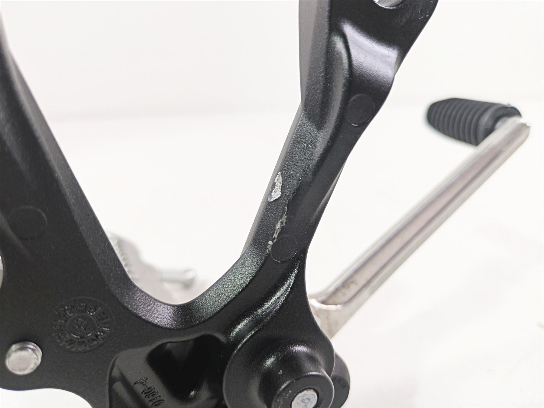 2024 Kawasaki ZX6R ZX636 Ninja Left Footpeg Foot Peg Shifter Set 35063-0160-18R {{ shop.shopifyCountryName }} - Mototech271