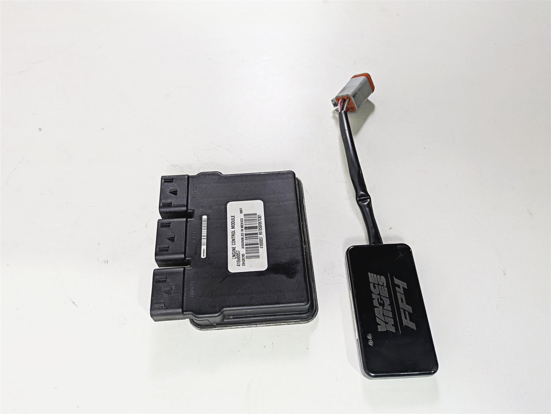 2016 Harley Touring FLHR Road King Cdi Ecm Ecu Engine Control Module & FP4 Vance Hines Fuel Pak 66043 41000057 {{ shop.shopifyCountryName }} - Mototech271