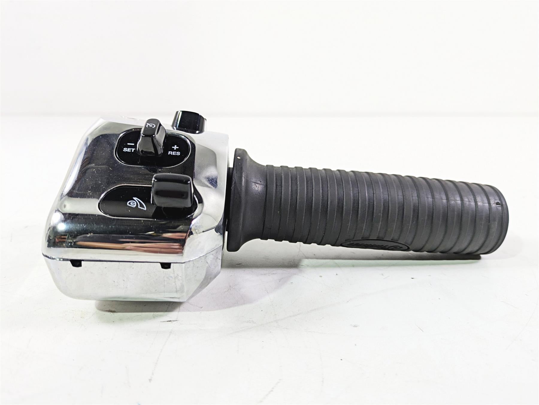 2019 Indian Chieftain Limited Right Hand Control Switch Cruise 4018445 {{ shop.shopifyCountryName }} - Mototech271