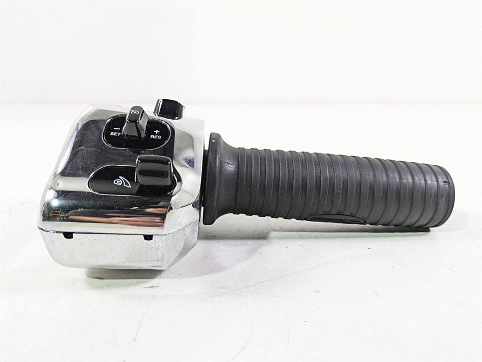 2019 Indian Chieftain Limited Right Hand Control Switch Cruise 4018445 {{ shop.shopifyCountryName }} - Mototech271