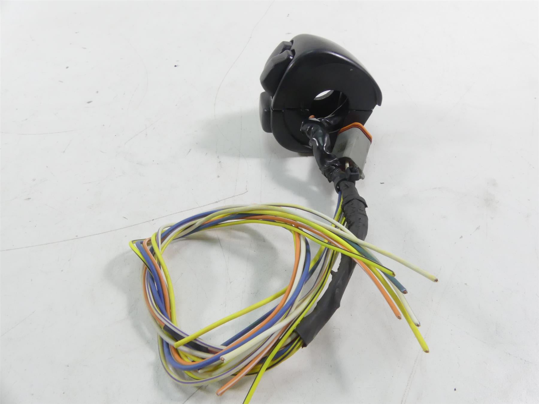 2005 Harley FXDWGI Dyna Wide Glide Left Control Switch Blinker - Read 71682-06A {{ shop.shopifyCountryName }} - Mototech271