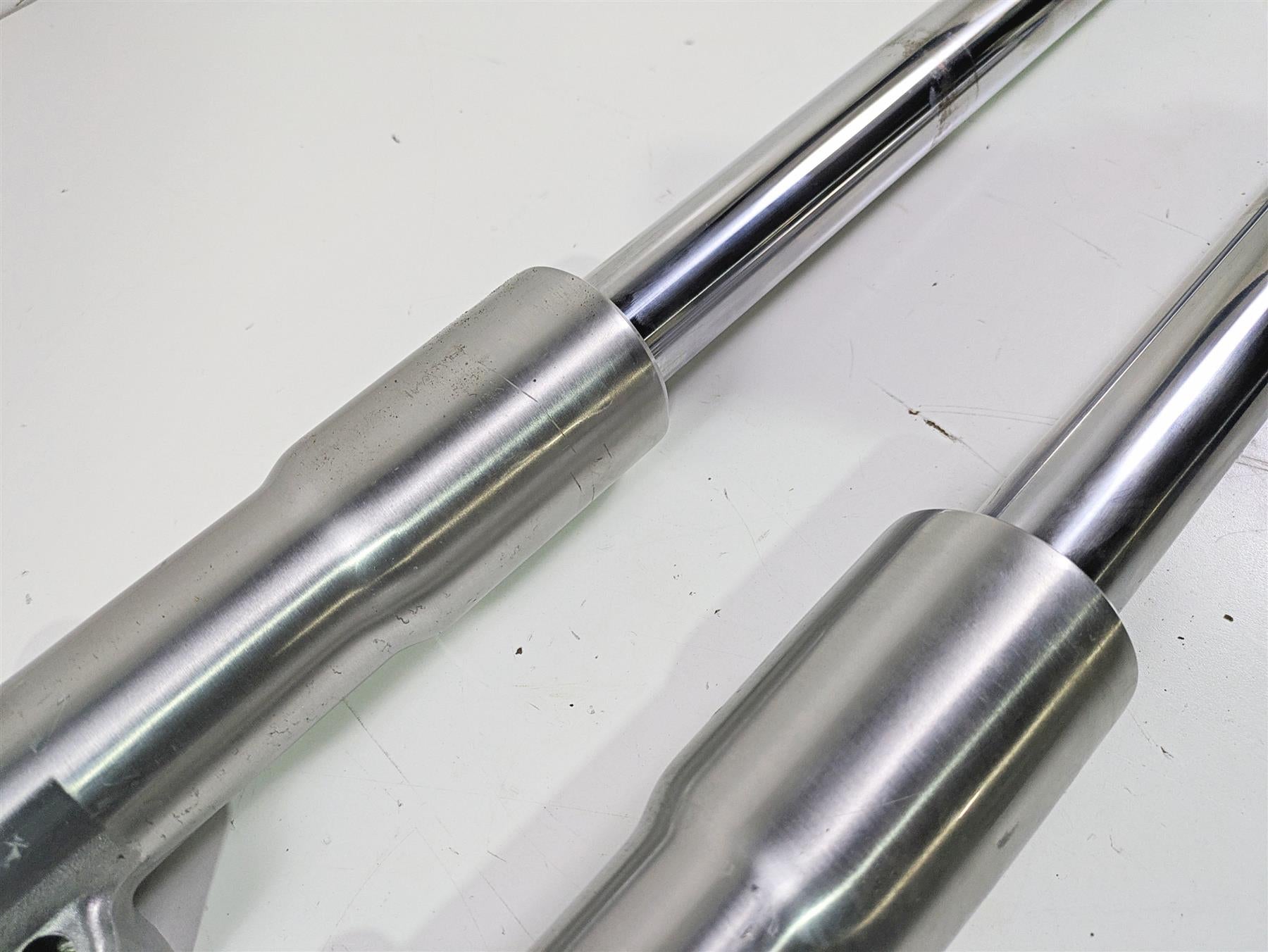 2014 Harley FLS Softail Slim Front Fork Leg Set Showa 45915-08A 45916-07A {{ shop.shopifyCountryName }} - Mototech271