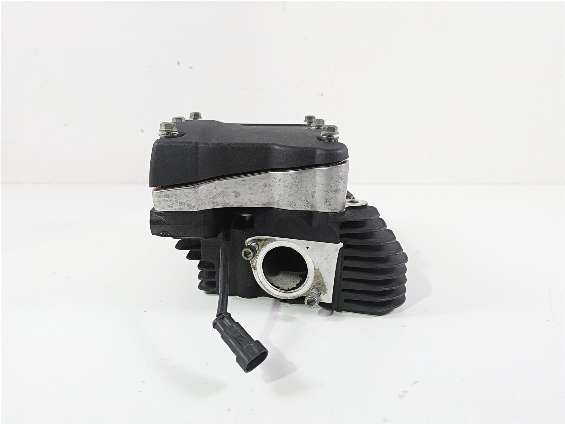 2014 Harley FXDF Dyna Fat Bob Rear Cylinderhead Cylinder Head Set 17179-06 {{ shop.shopifyCountryName }} - Mototech271