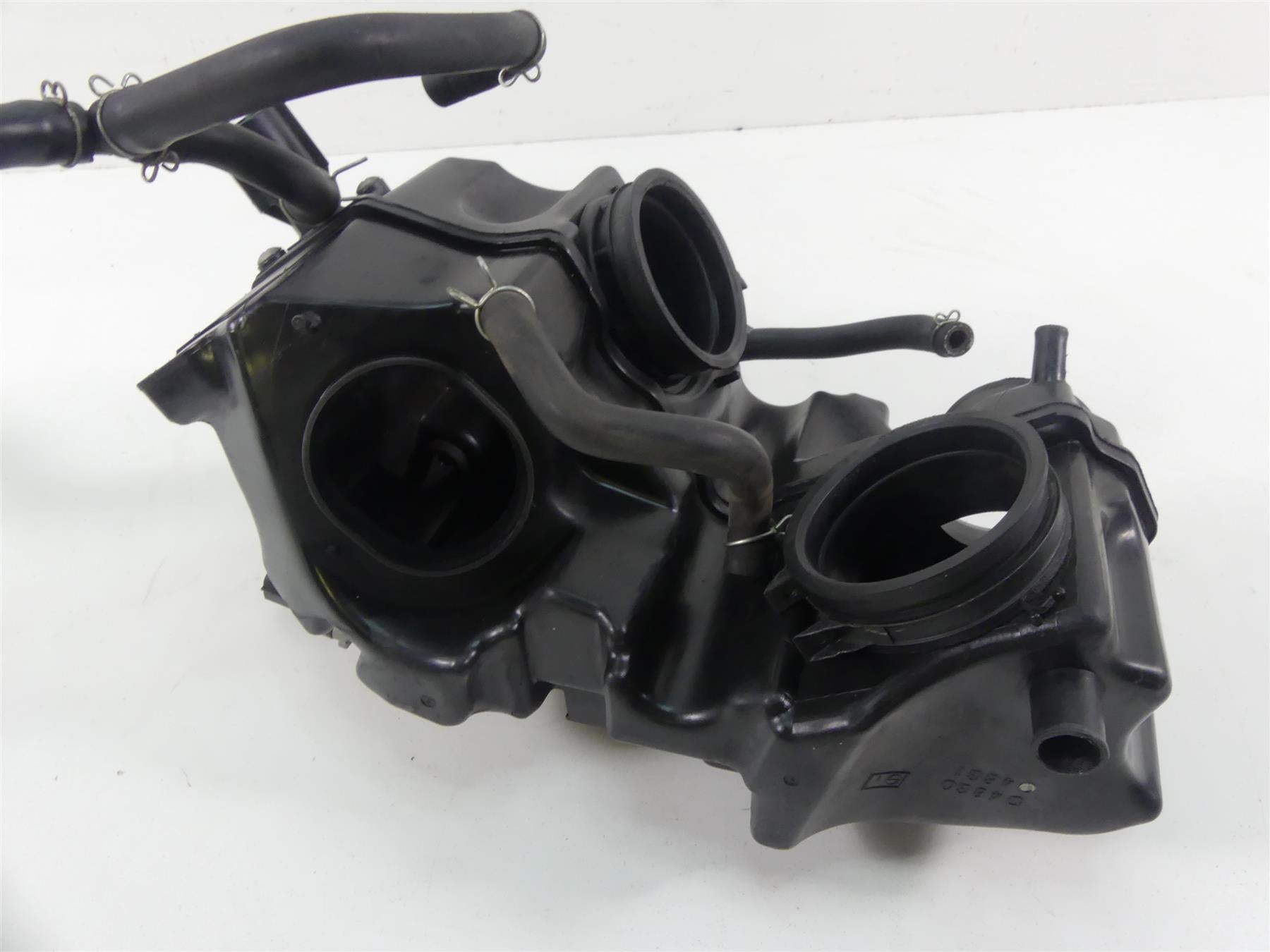 2007 Suzuki M109R VZR1800 Boulevard Center Air Cleaner Filter Box 13710-48G10 {{ shop.shopifyCountryName }} - Mototech271