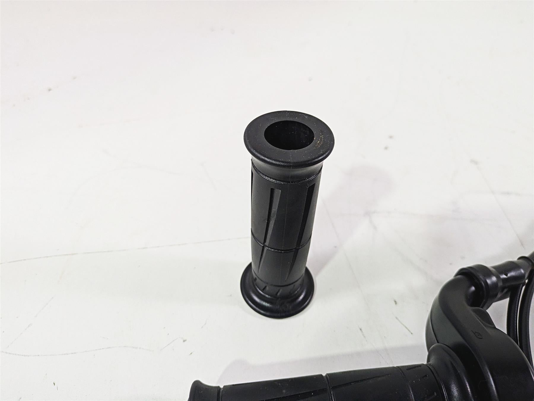 2024 Kawasaki ZX6R ZX636 Ninja Throttle Grip Handle Cable Set 46019-0020 {{ shop.shopifyCountryName }} - Mototech271