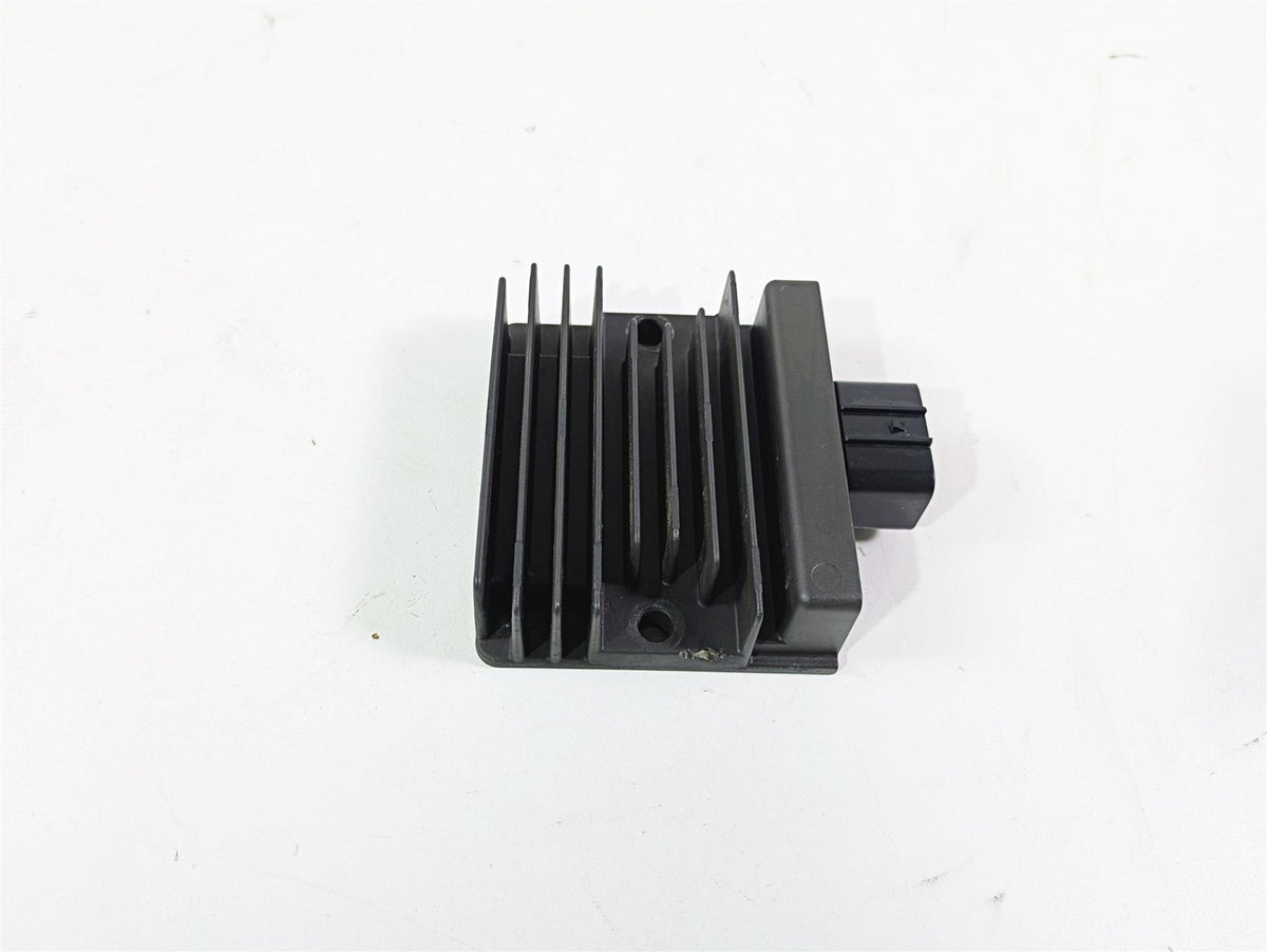 2020 Kawasaki Z900 ZR900 Rectifier Voltage Regulator SH868BA 21066-0753 {{ shop.shopifyCountryName }} - Mototech271
