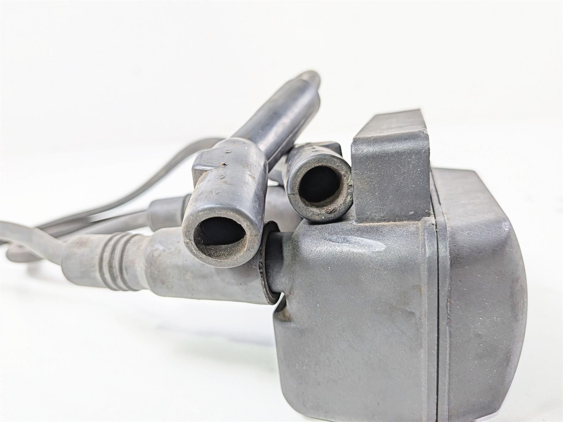 2001 Harley FLHRCI Road King Ignition Coil & Wires & Plugs 31639-99 {{ shop.shopifyCountryName }} - Mototech271