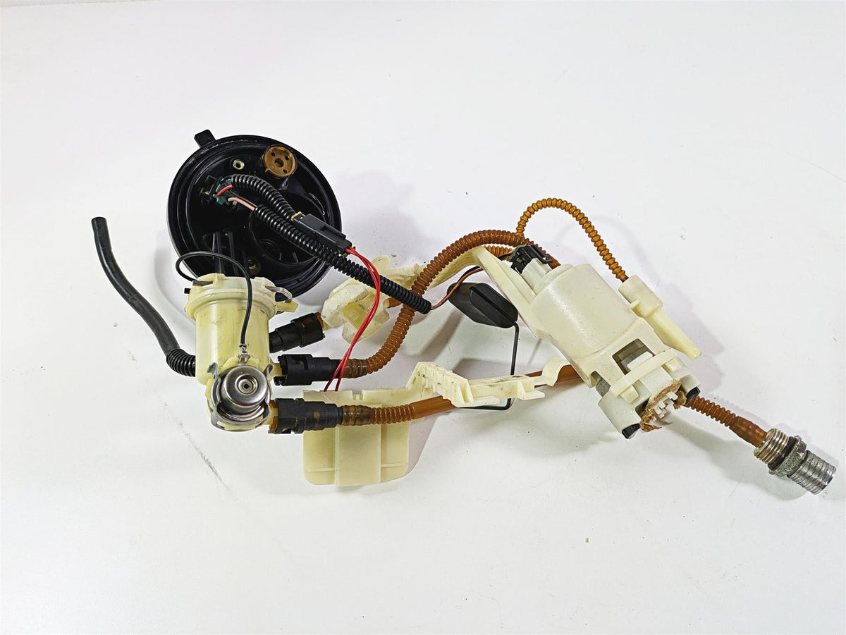 2010 Harley Touring FLHTK Electra Glide Fuel Gas Petrol Pump -Read 75069-08D {{ shop.shopifyCountryName }} - Mototech271