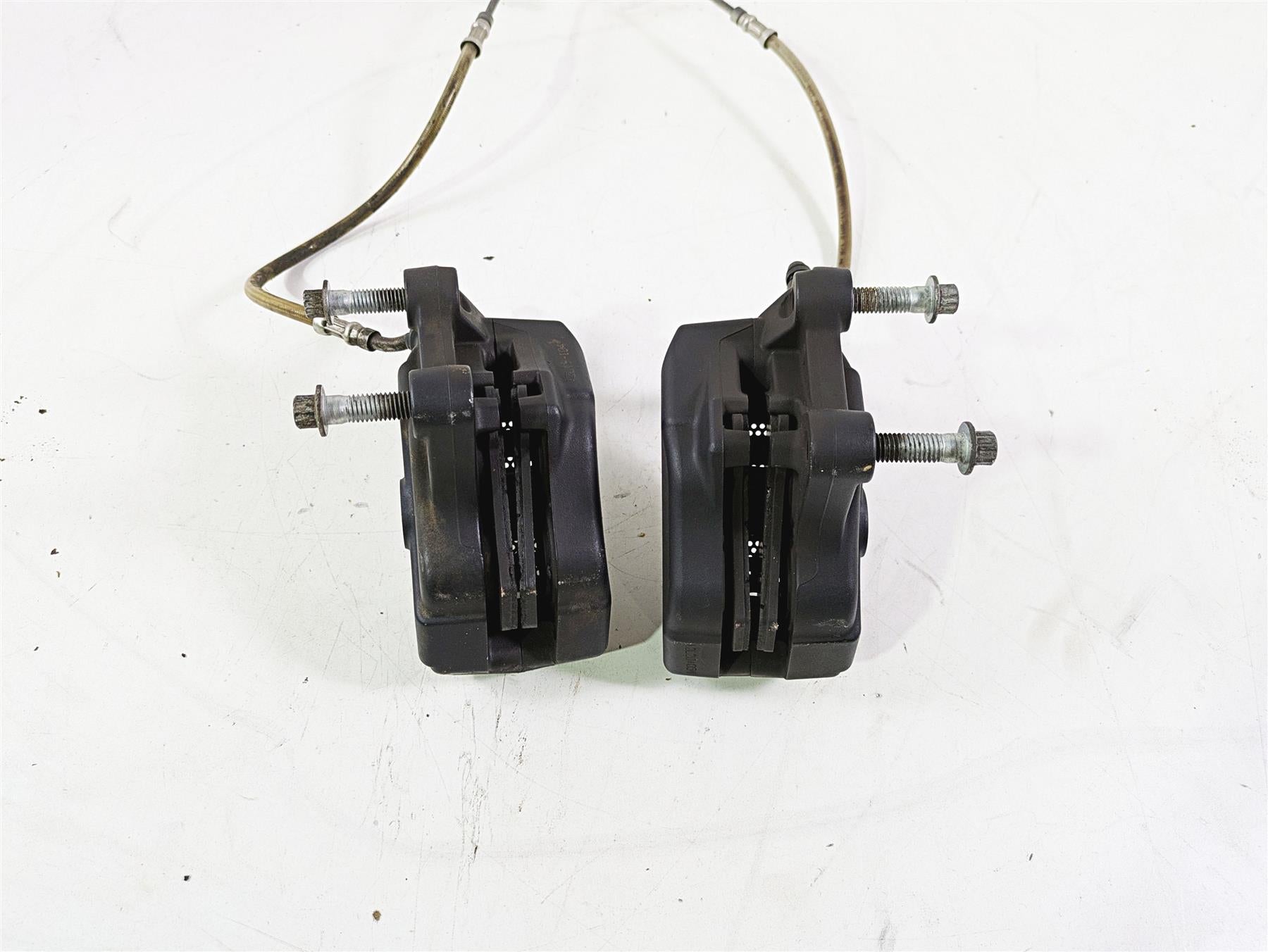 2013 Harley VRSCF Muscle Rod Front Brake Caliper Set + Lines 44731-08 44732-08 {{ shop.shopifyCountryName }} - Mototech271