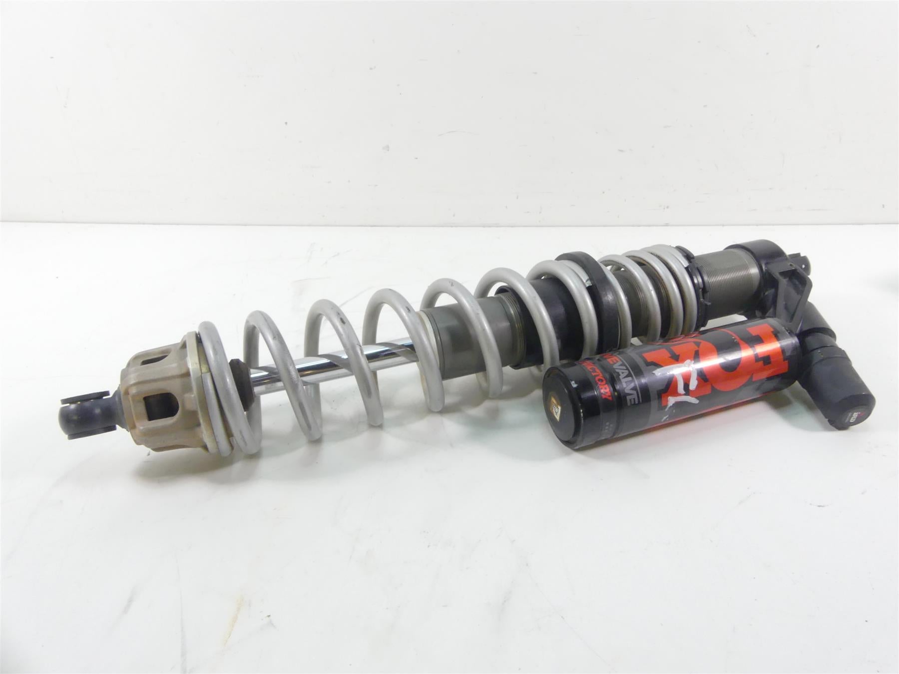 2018 Polaris RZR1000 XP EPS Turbo Dynamix Front Left Fox Shock Damper 7044771 {{ shop.shopifyCountryName }} - Mototech271