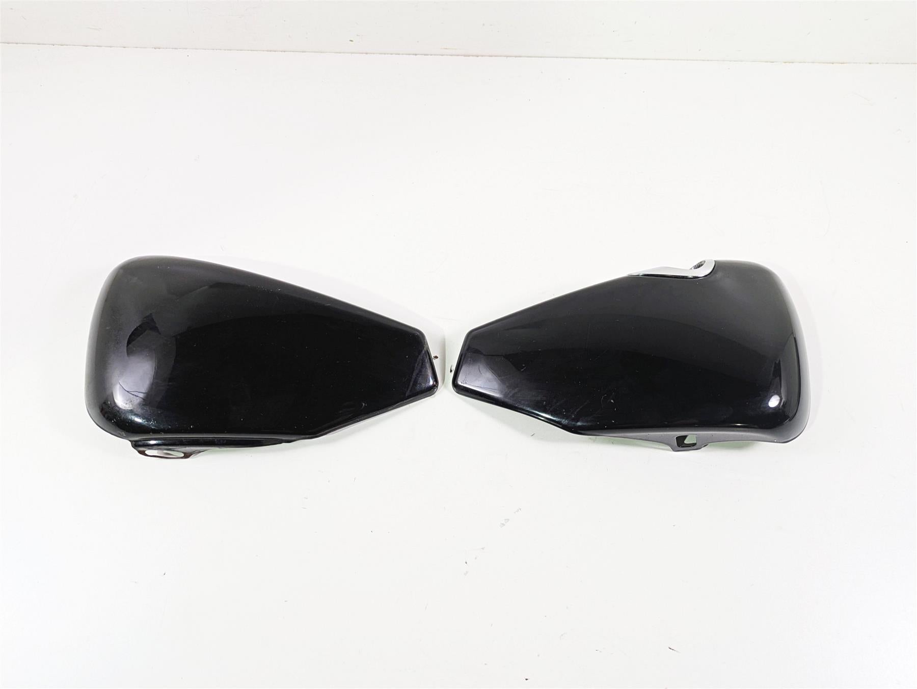 2007 Harley Sportster XL1200 C Side Cover Fairing Cowl Set 66251-04A 57200092DH {{ shop.shopifyCountryName }} - Mototech271