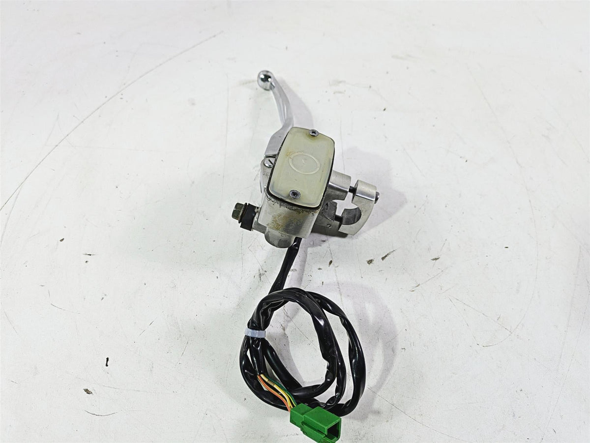2004 Yamaha XVZ1300 Royal Star Front Brake Master Cylinder 4XY-W2587-01-00 {{ shop.shopifyCountryName }} - Mototech271