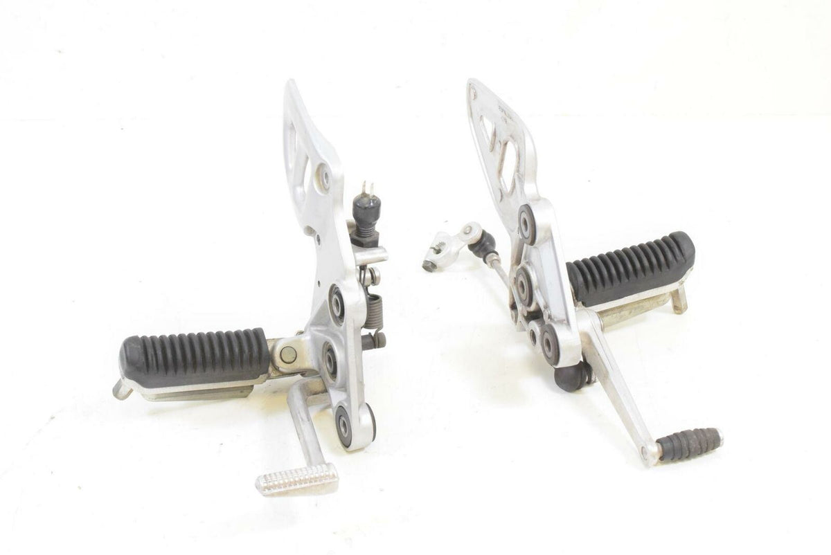 2005 Suzuki GSX1300 R Hayabusa Front Rider Driver Foot Peg Footpeg Set 43510-24F {{ shop.shopifyCountryName }} - Mototech271
