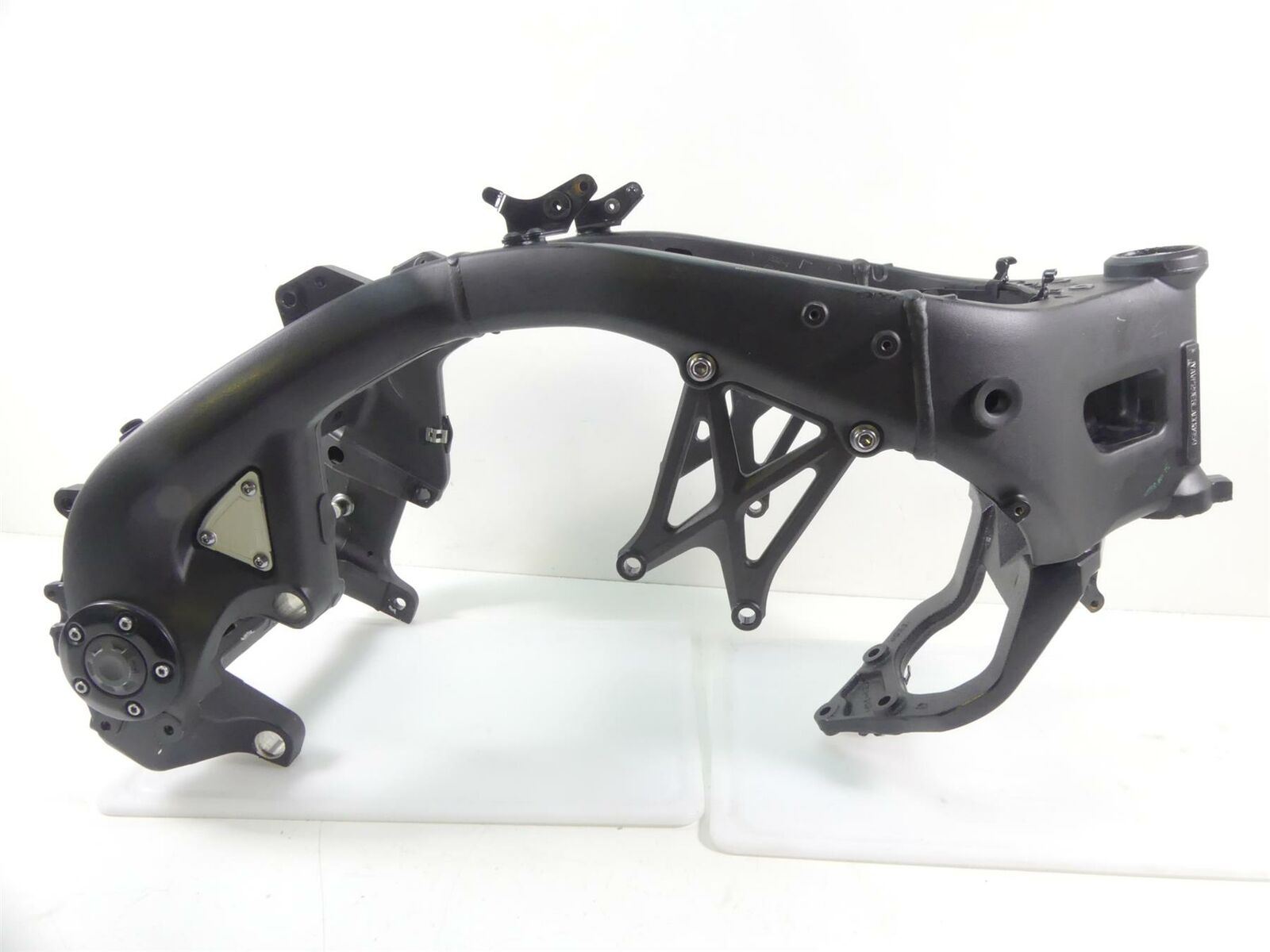2020 Yamaha VMX17 1700 Straight Main Frame Chassis - Slvg - Read 2S3-21110-00-00 {{ shop.shopifyCountryName }} - Mototech271