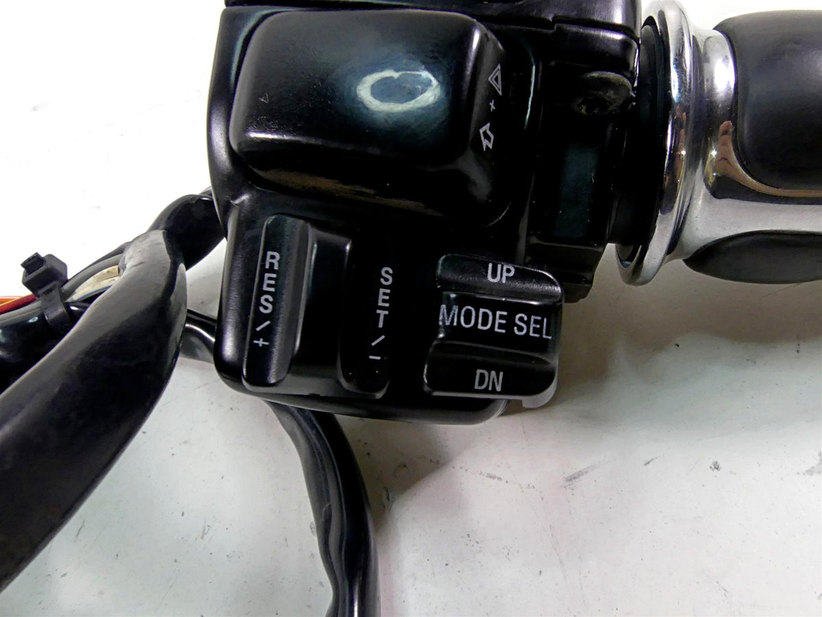 2008 Harley Touring FLHX Street Glide Right Cruise Control Switch Set 71595-08 {{ shop.shopifyCountryName }} - Mototech271