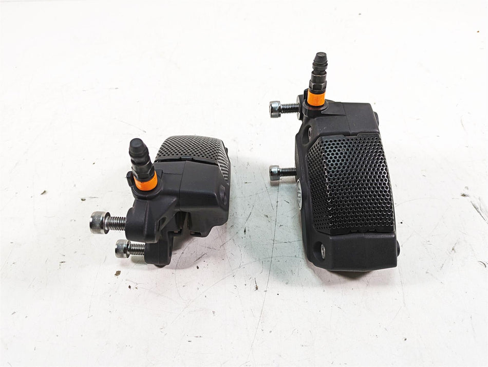 2015 Harley Touring FLHXS Street Glide Front Brake Caliper Set 43027-08 44023-08 {{ shop.shopifyCountryName }} - Mototech271