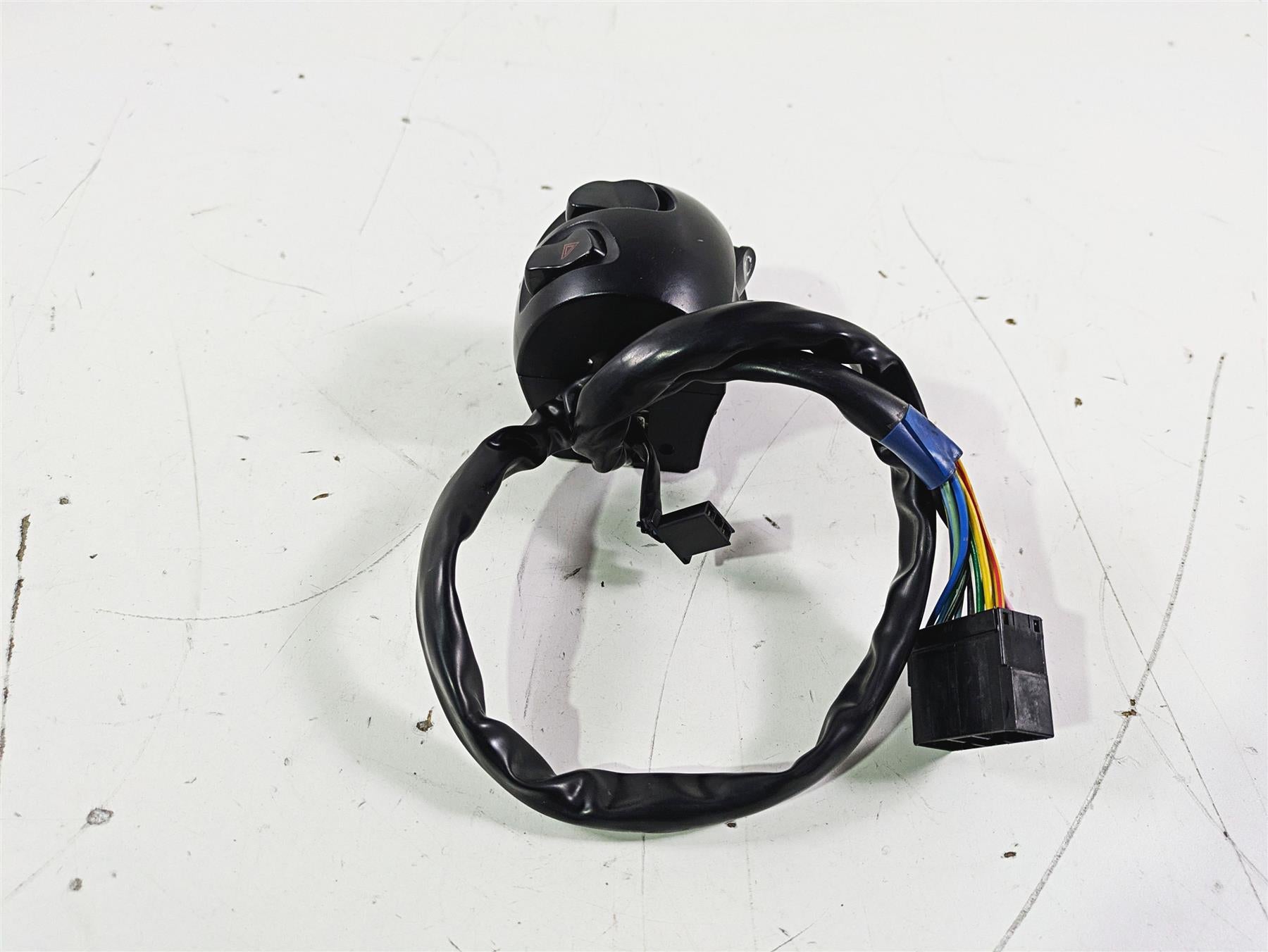 2012 Victory Cross Country Left Hand Turn Signal Control Switch 4012119 {{ shop.shopifyCountryName }} - Mototech271