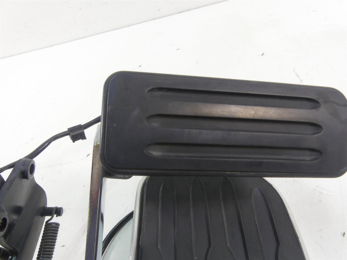 2001 Yamaha XV1600 Road Star Front Right Floor Board + Brake Pedal 4WM-27420-10 {{ shop.shopifyCountryName }} - Mototech271
