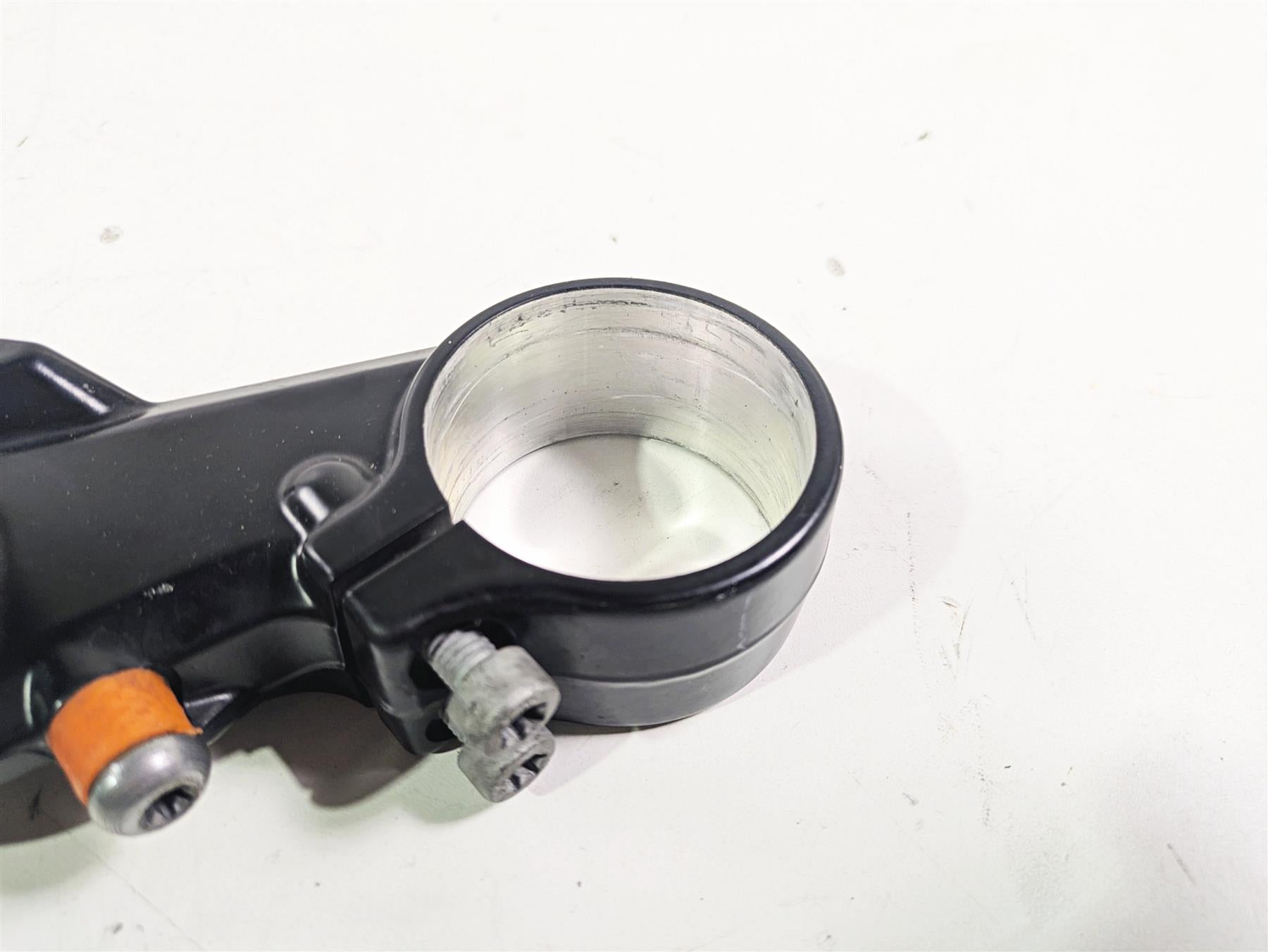 2010 BMW R1200GS K25 Lower Triple Tree Steering Clamp -Read 31427718343 {{ shop.shopifyCountryName }} - Mototech271