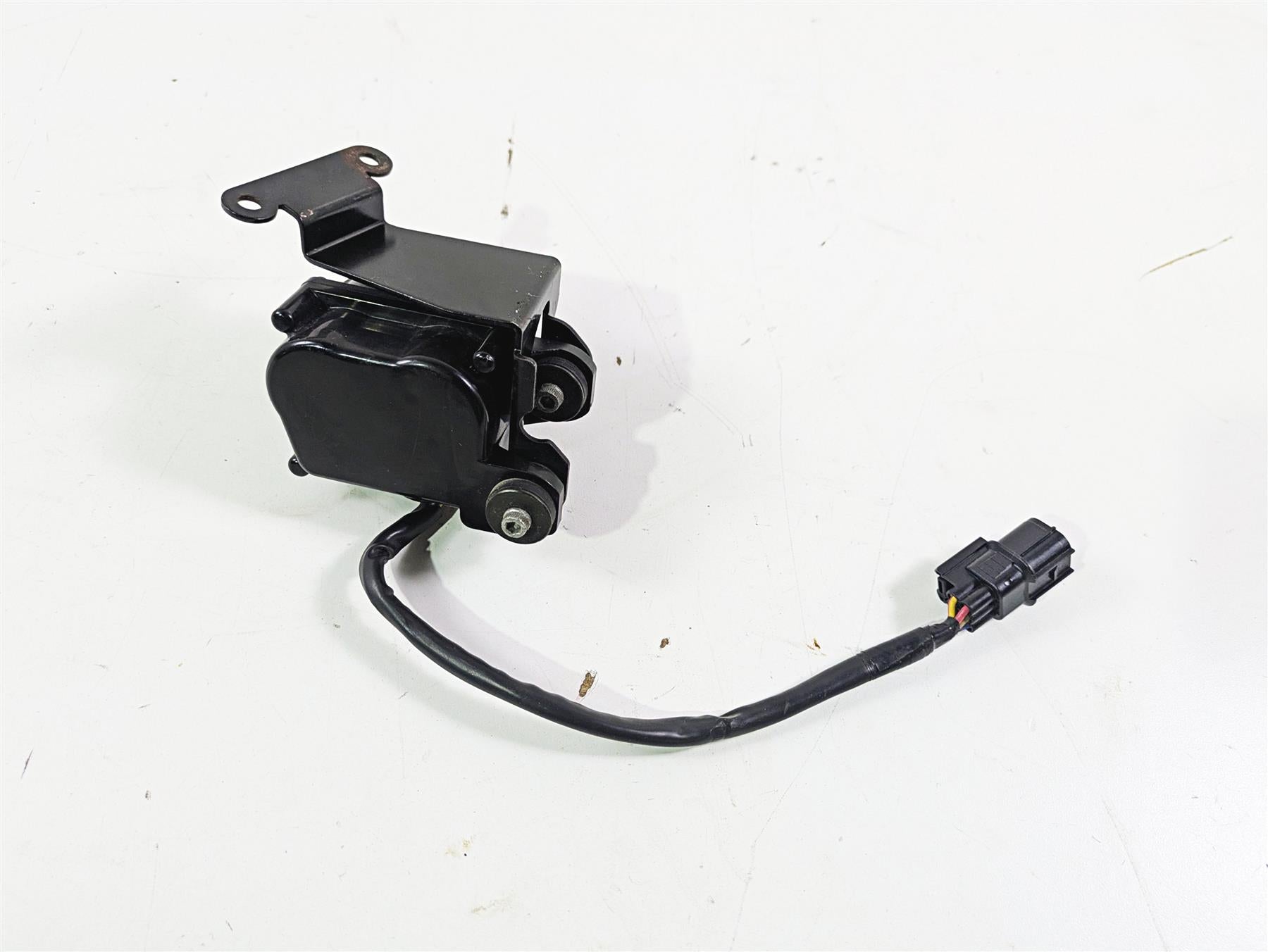 2012 Ducati Streetfighter 848 Exhaust Valve Servo Motor Actuator 59340392A {{ shop.shopifyCountryName }} - Mototech271
