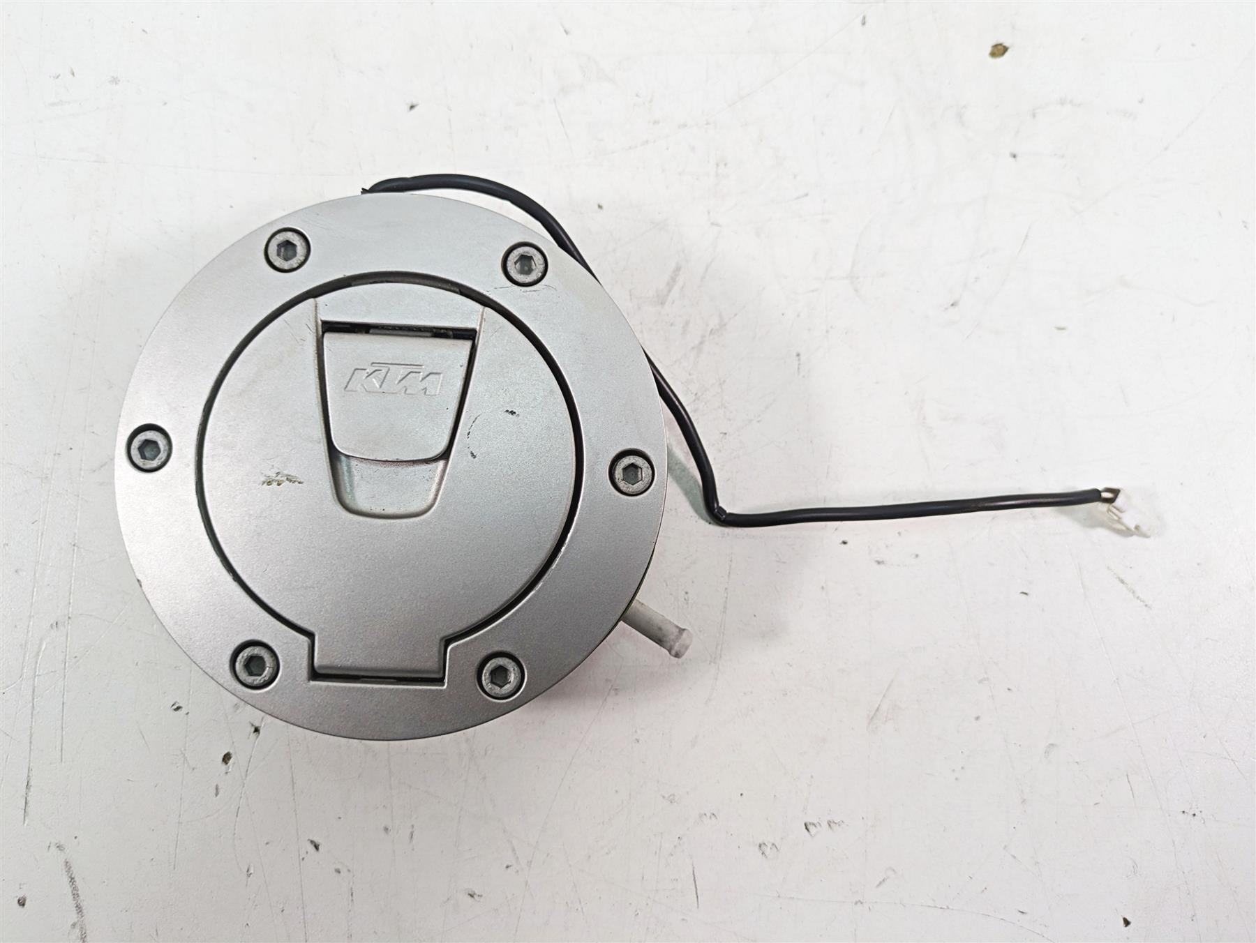 2020 KTM 1290 Super Adventure R Keyless Fuel Gas Tank Lid 60707008000 {{ shop.shopifyCountryName }} - Mototech271