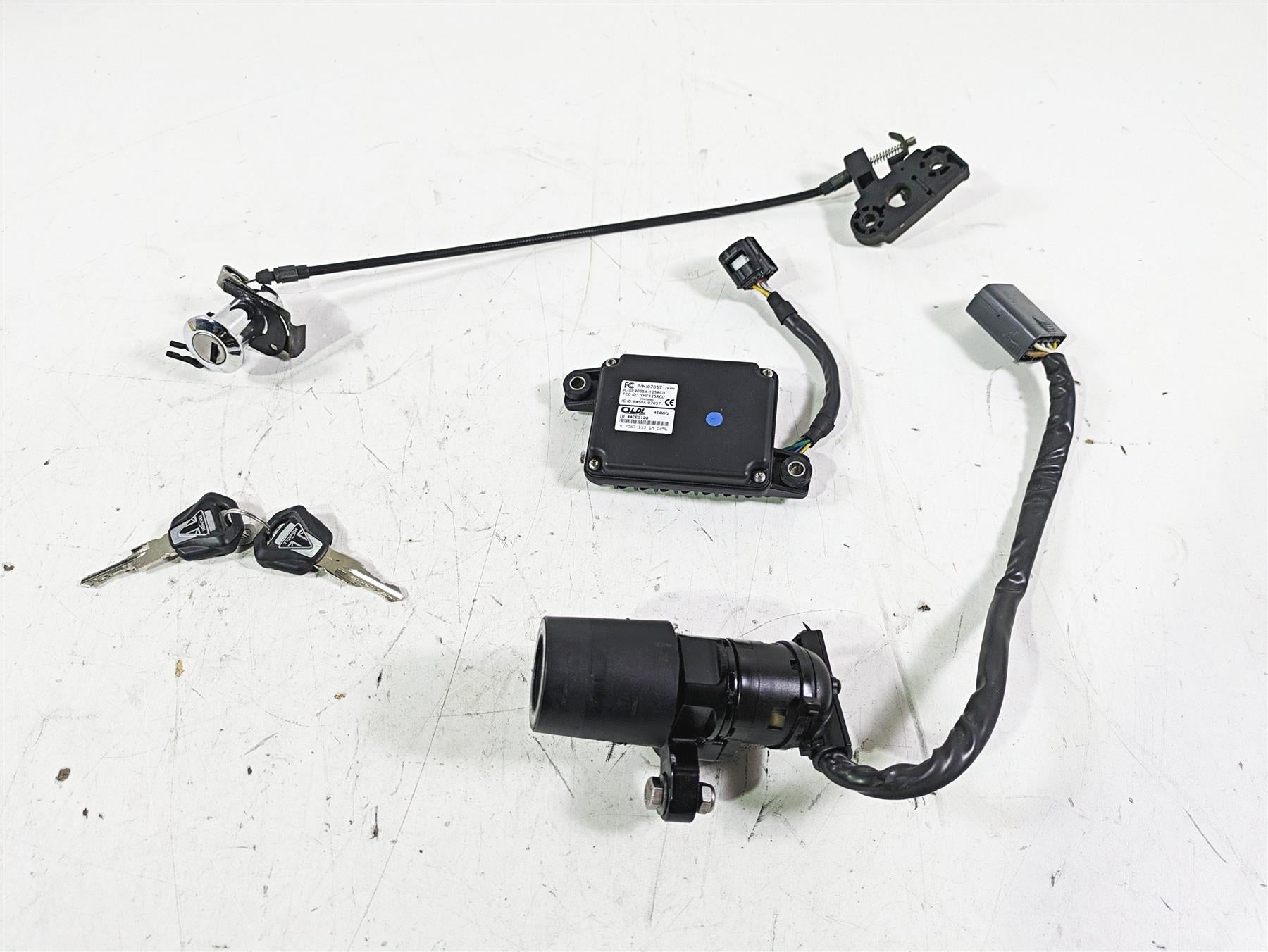 2020 Triumph Street Scrambler 900 Ignition Switch Key Lock Immobilizer T2509523 {{ shop.shopifyCountryName }} - Mototech271
