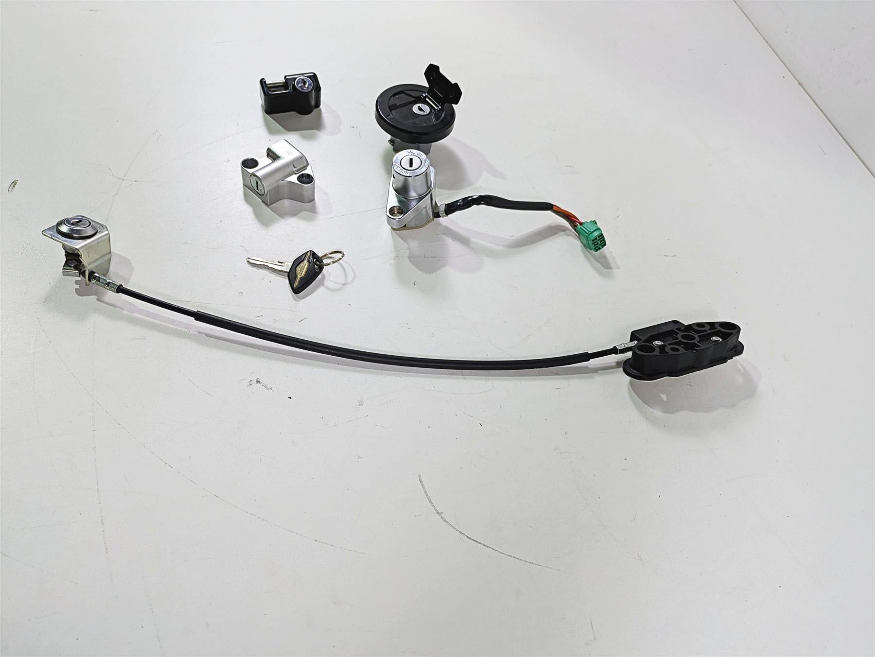 2016 Suzuki M109R VZR1800 Boulevard Ignition Switch Key Lock Set 37000-50810 {{ shop.shopifyCountryName }} - Mototech271