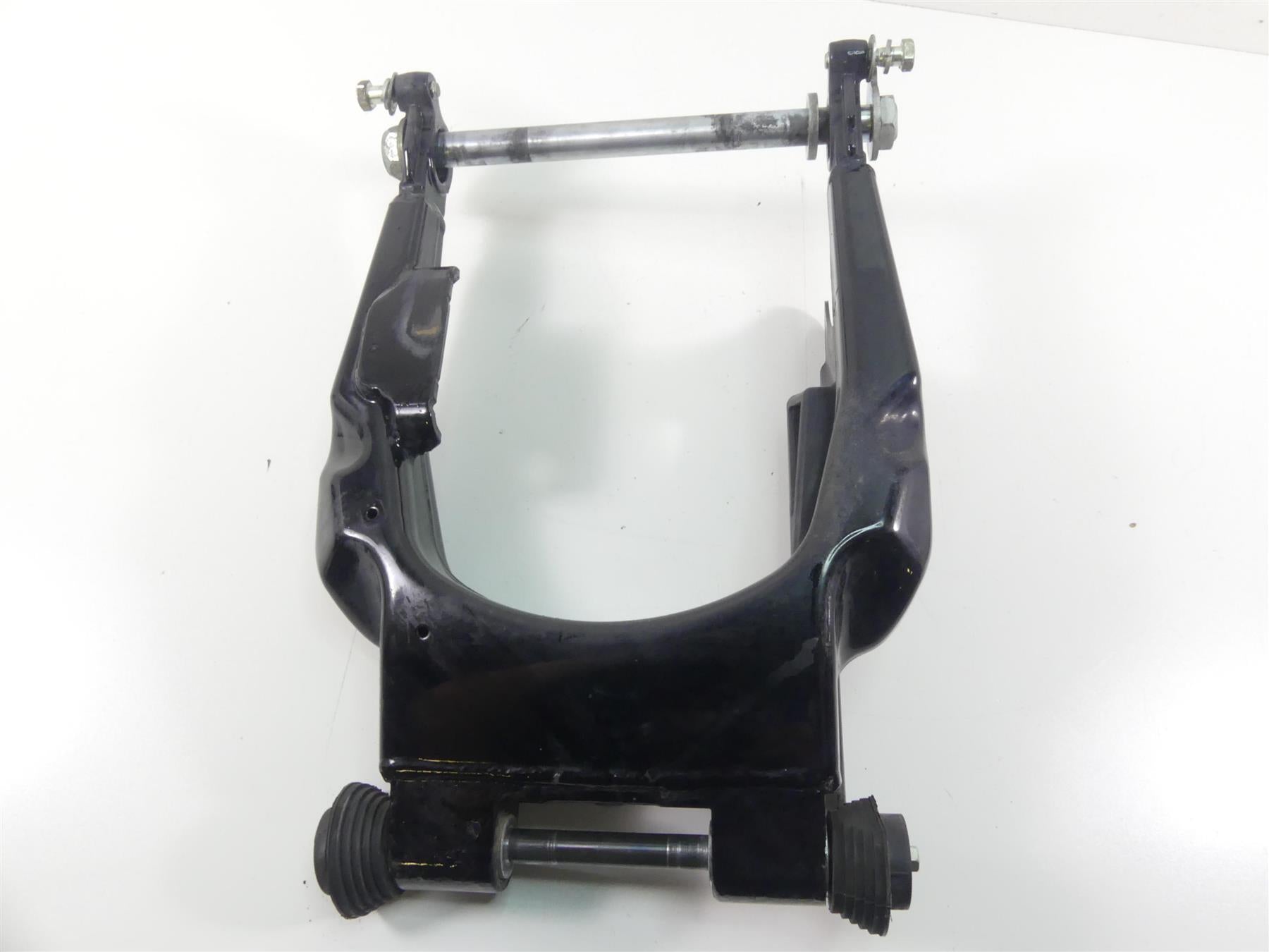 2014 Harley Touring FLHTK Electra Glide Rear Swingarm + Axle Set 47549-09A {{ shop.shopifyCountryName }} - Mototech271