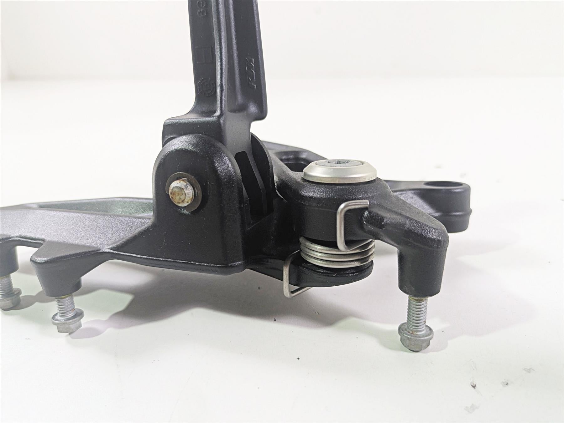 2017 KTM 1290 Super Duke GT Front Right Footpeg & Brake Pedal 6130303910033S {{ shop.shopifyCountryName }} - Mototech271