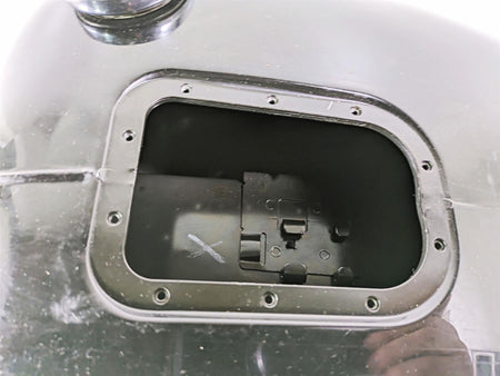 2008 Harley FLSTC Softail Heritage Fuel Gas Petrol Tank 5 Gallon - Read 61000800 {{ shop.shopifyCountryName }} - Mototech271